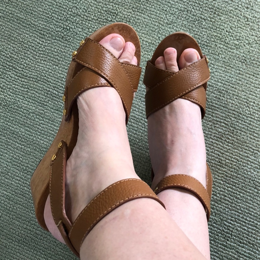 Tory Burch Tan Tumbled Leather Sandals 8